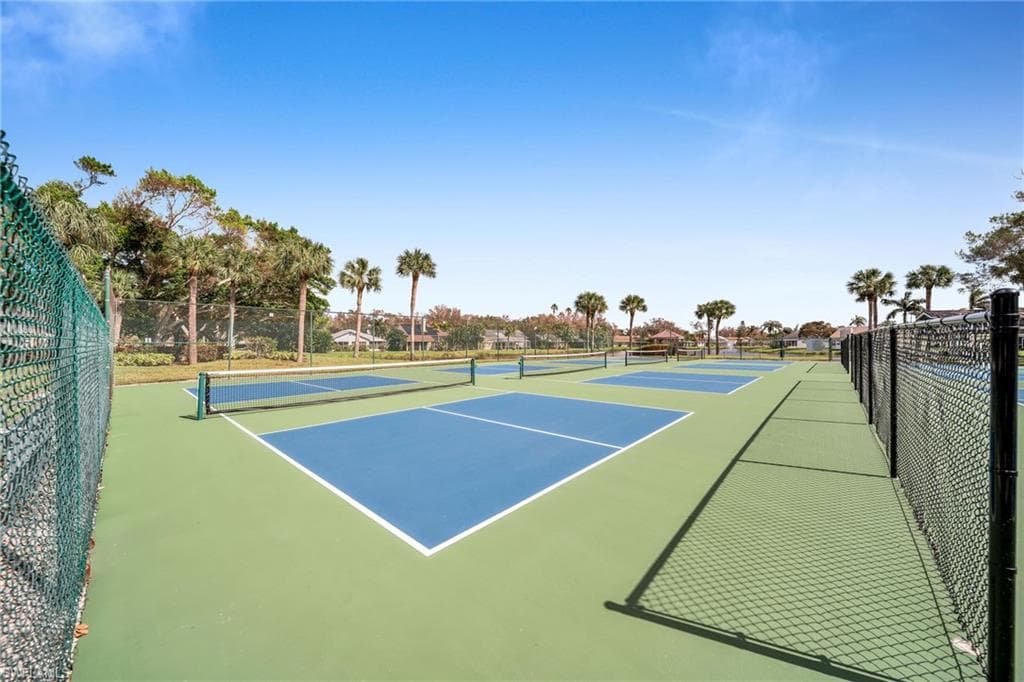 15069 Cloverdale DR-36