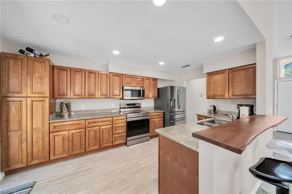 15069 Cloverdale DR-5
