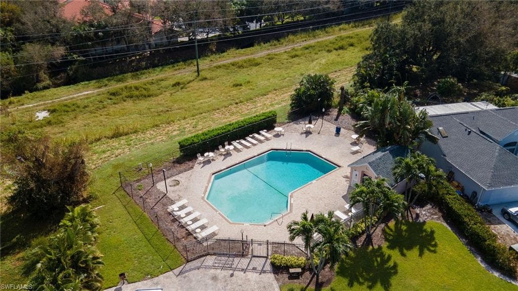 15069 Cloverdale DR-21