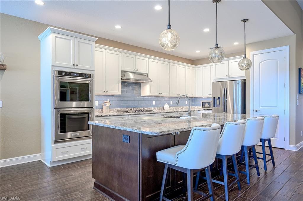 10505 Valencia Lakes DR-13