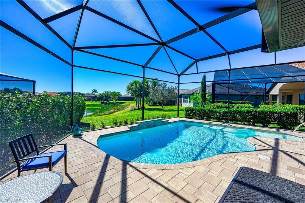 10505 Valencia Lakes DR-37