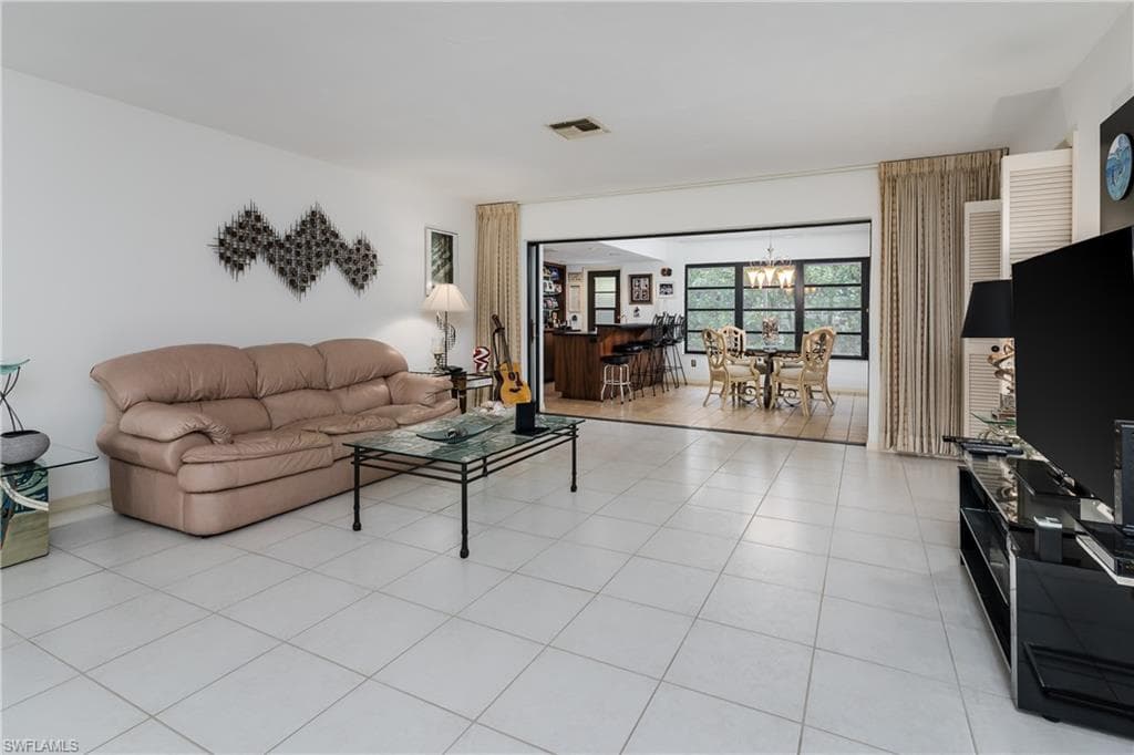 600 Parkview LN-4