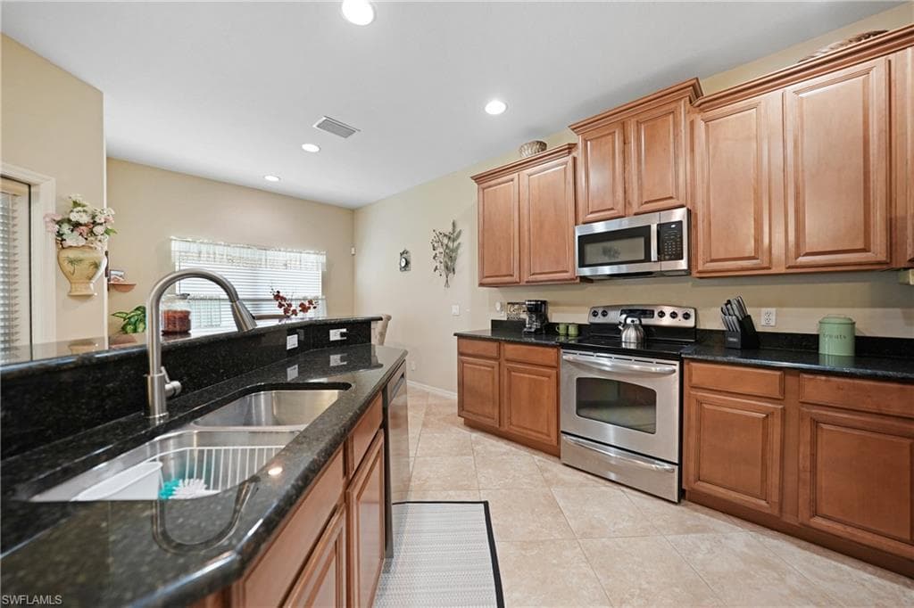 2454 Blackburn CIR-2