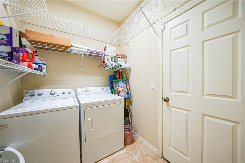 2454 Blackburn CIR-25