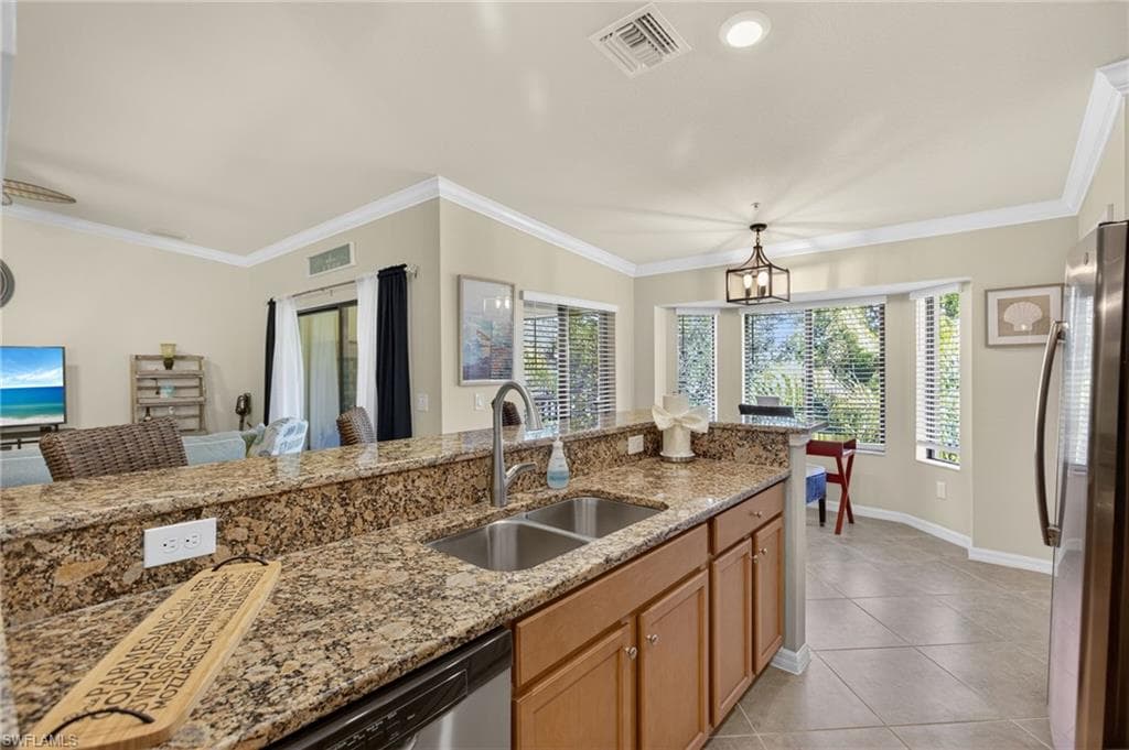 13671 Julias WAY 1225-14