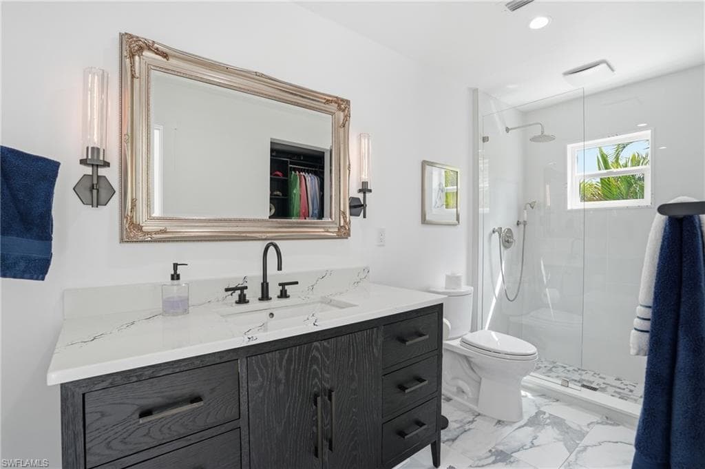26 Fairview BLVD-23