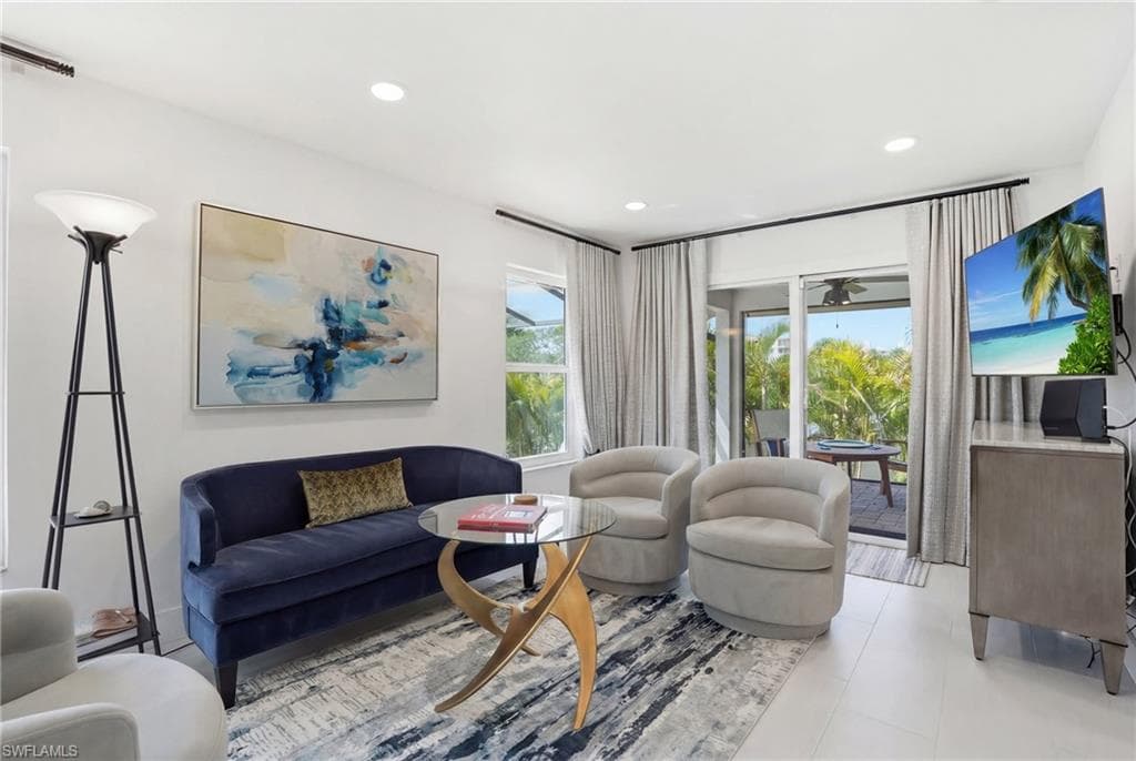 26 Fairview BLVD-17
