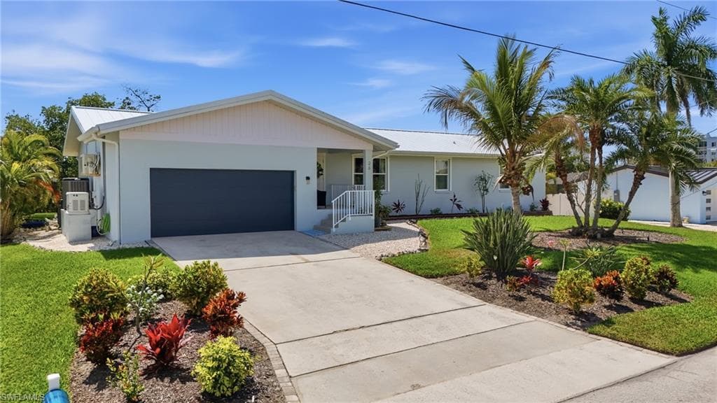 26 Fairview BLVD-47