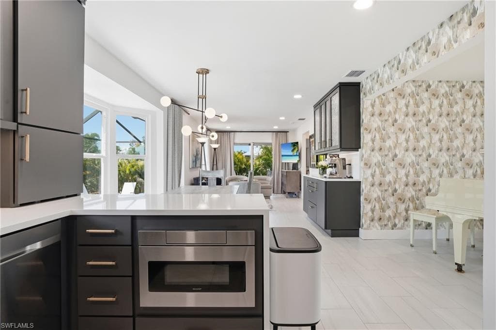 26 Fairview BLVD-12