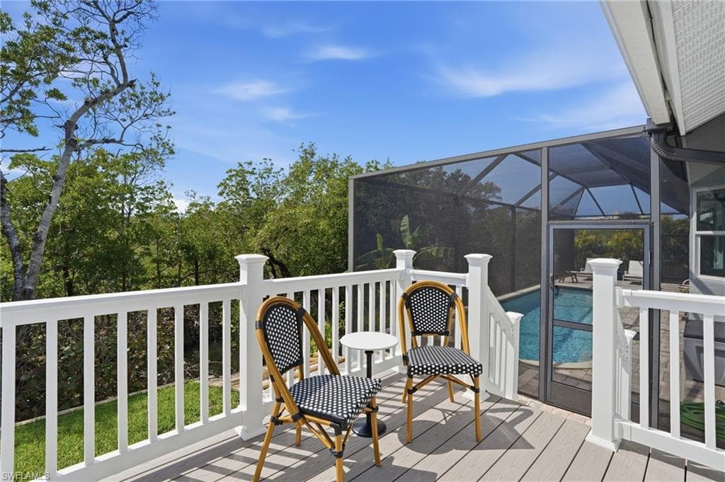 26 Fairview BLVD-37