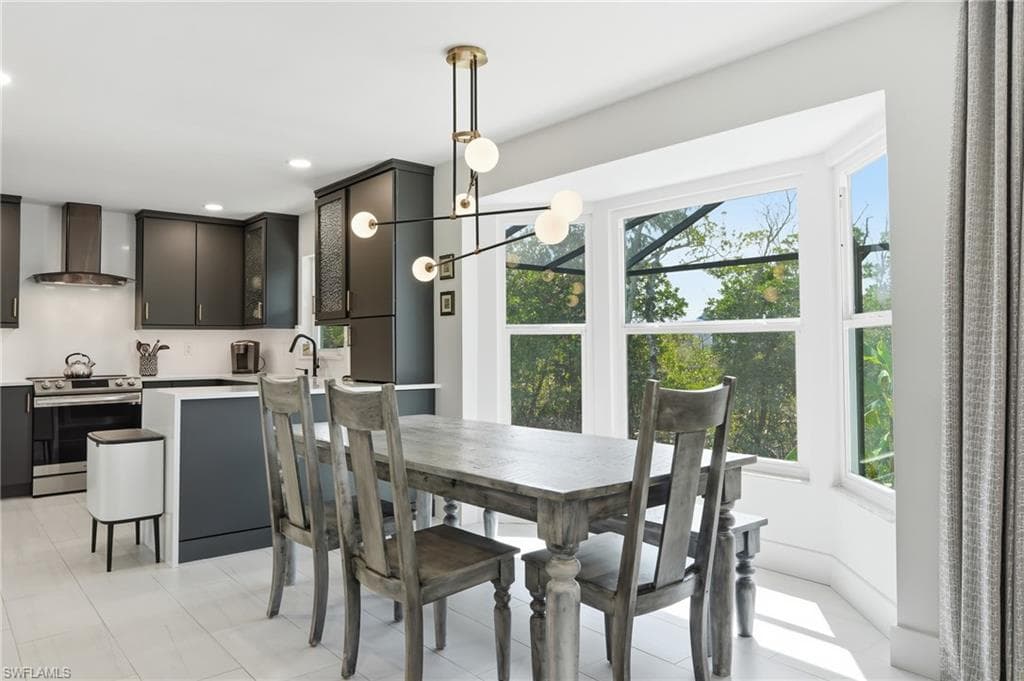 26 Fairview BLVD-15