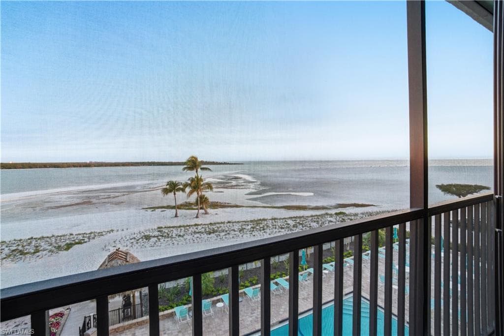 8400 Estero BLVD 303-15