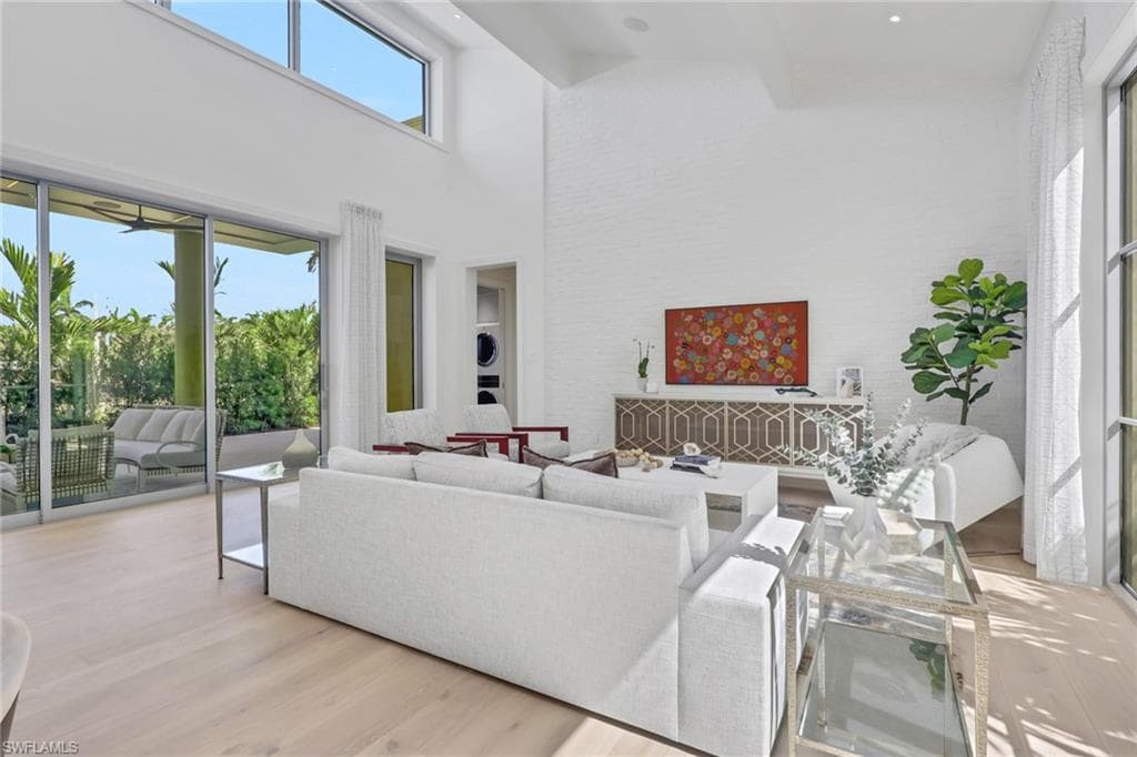 3724 Grove CIR-5