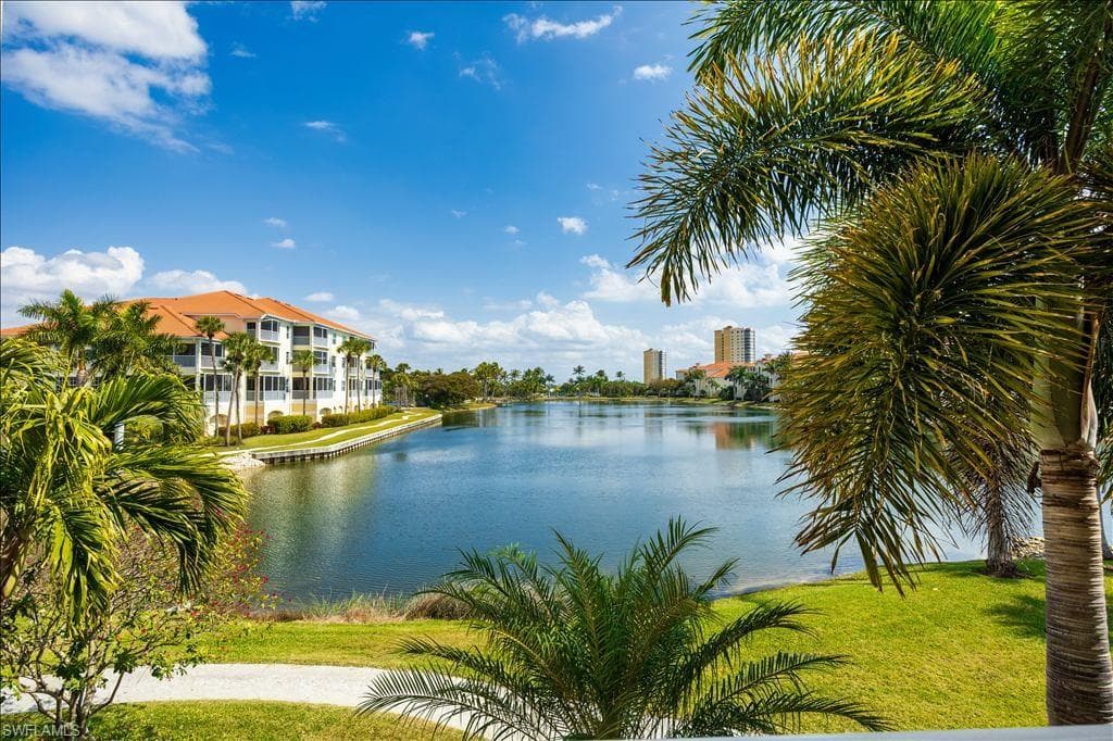 20021 Sanibel View CIR 101-36