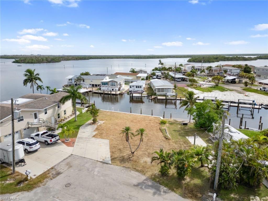 870 Oak ST-9
