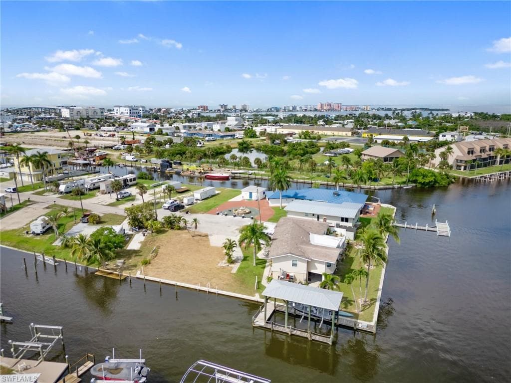 870 Oak ST-15