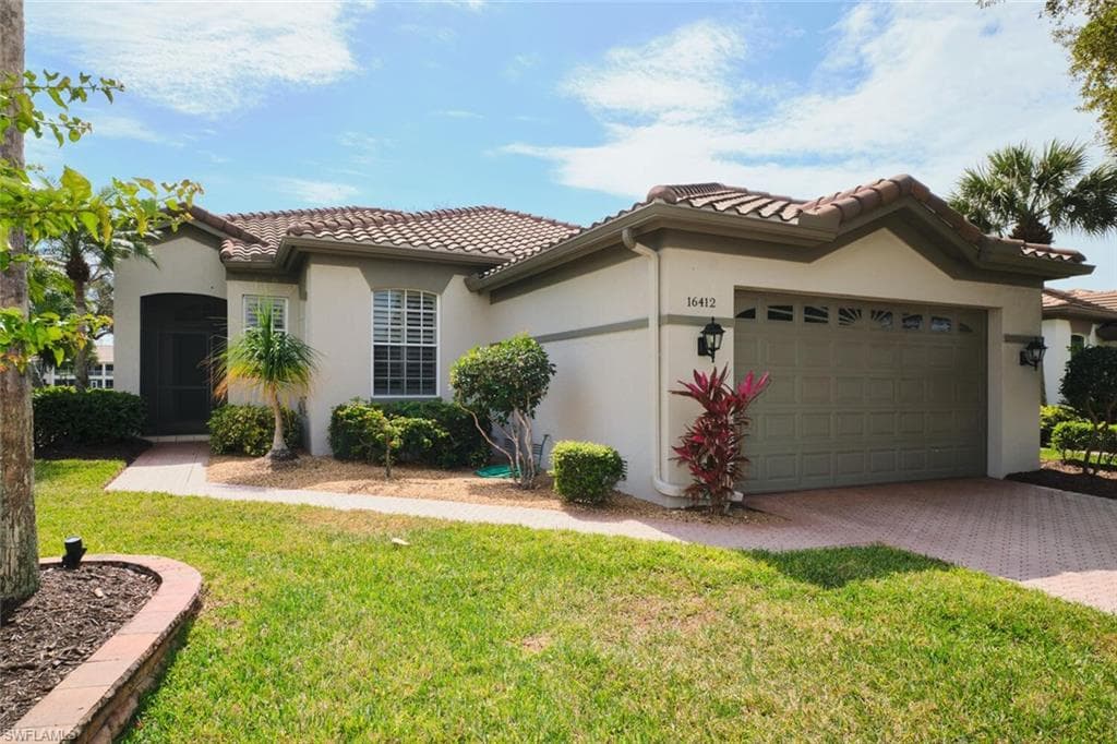 16412 Willowcrest WAY-1