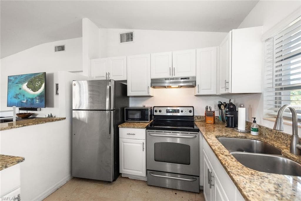 243 Lakeview DR-3