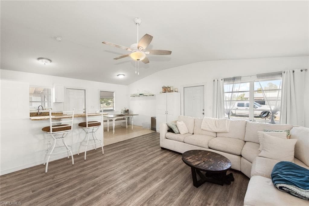 243 Lakeview DR-9