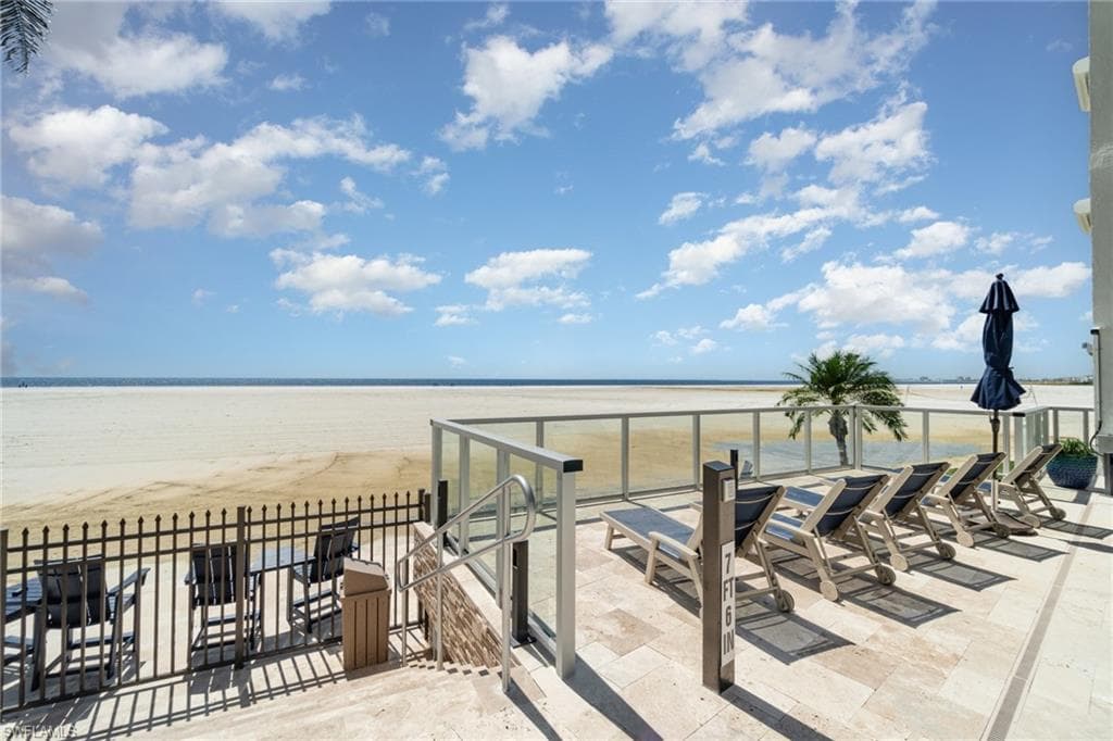 6612 Estero BLVD 1104-11