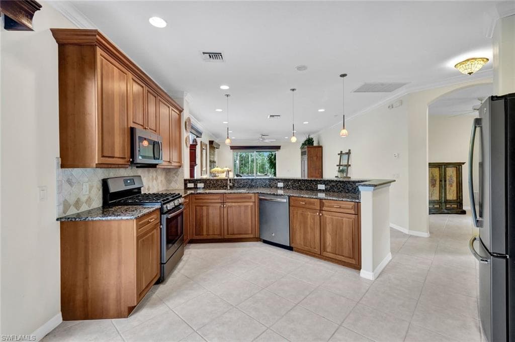 9359 Trieste DR-9