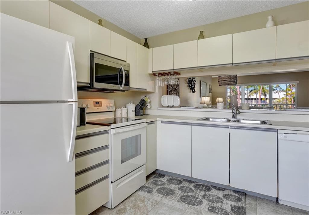 3062 Sandpiper Bay CIR K302-10