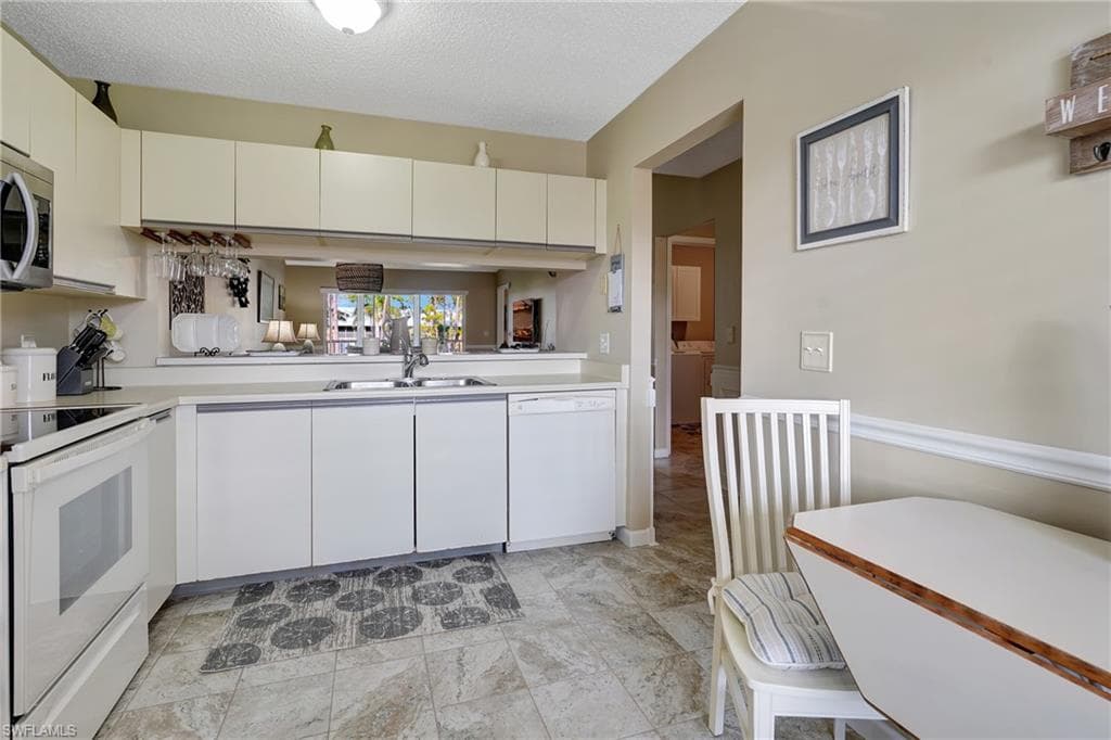 3062 Sandpiper Bay CIR K302-11