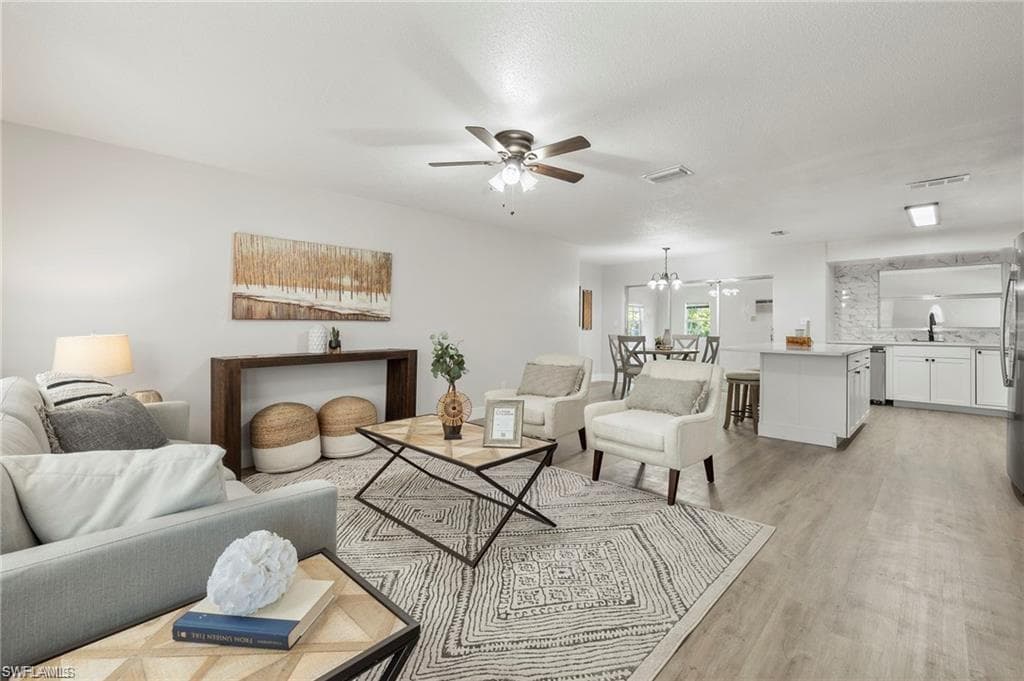 1334 Ellendale CIR-3