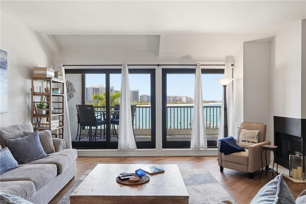 309 La Peninsula BLVD 309-12