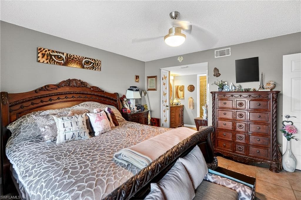 123 SW 47th TER 102-14