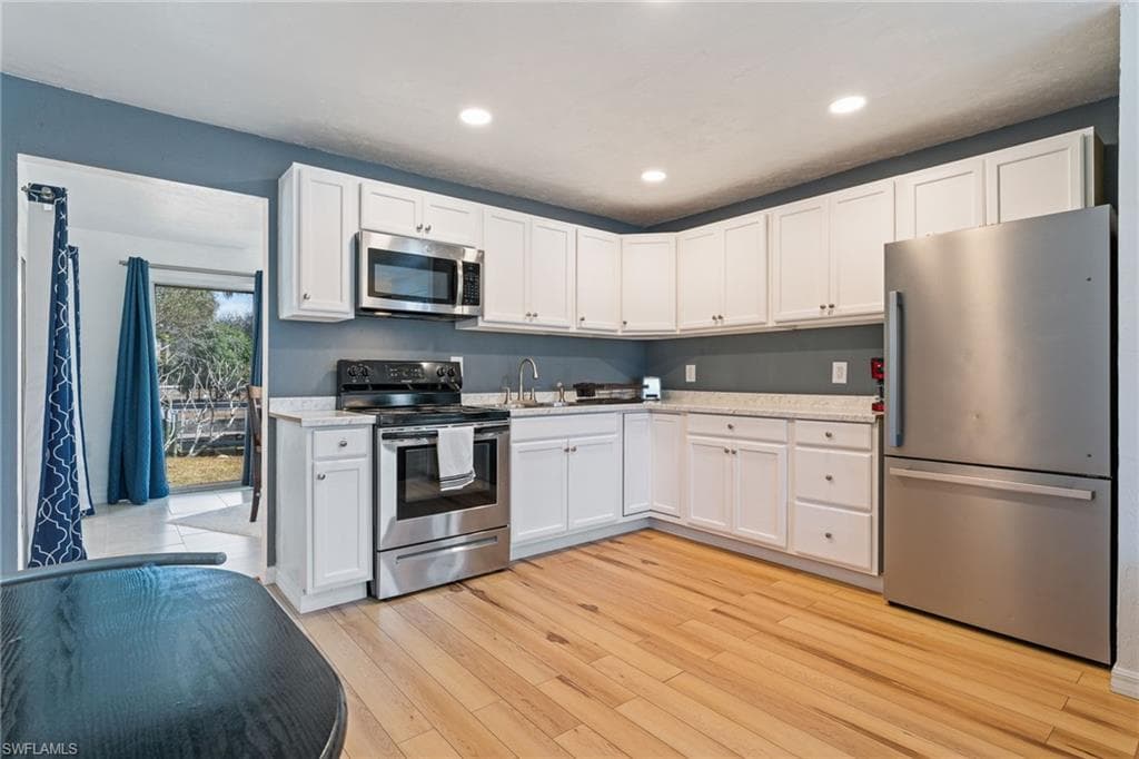 1006 April LN-9