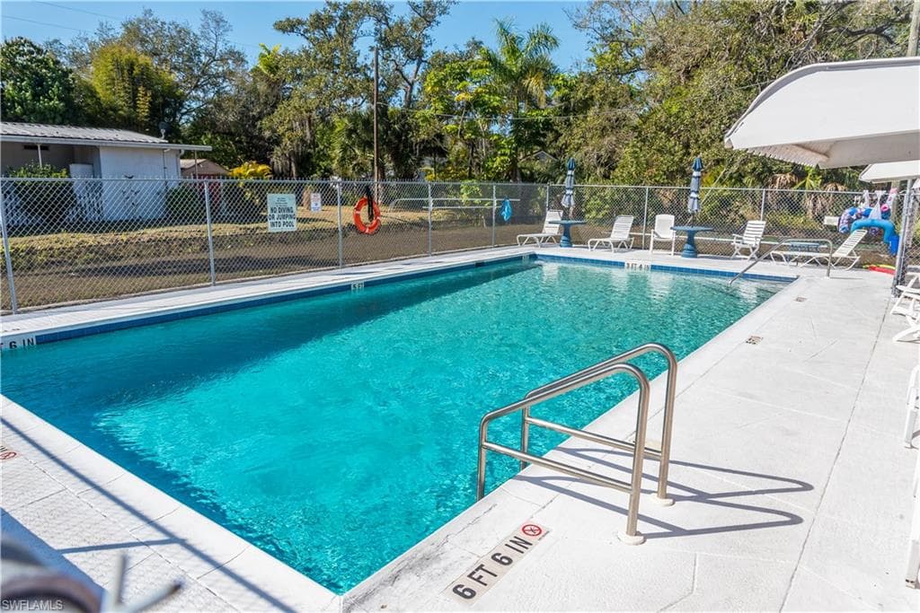 12130 Palm DR-6