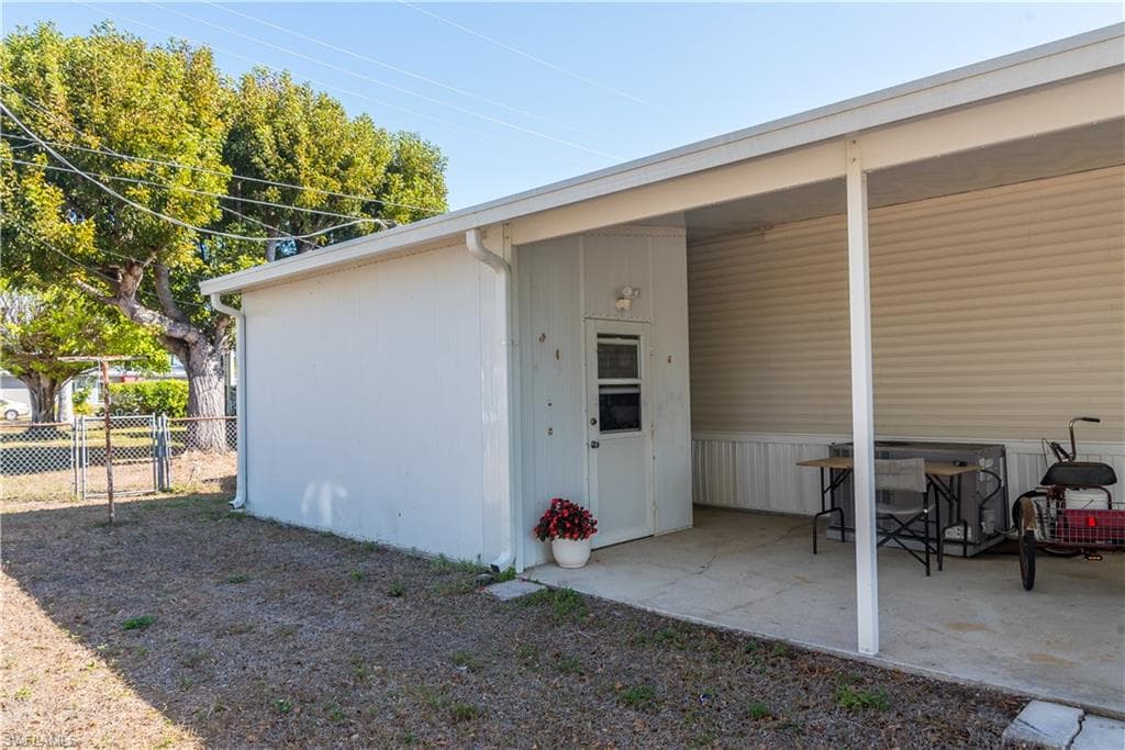 12130 Palm DR-5