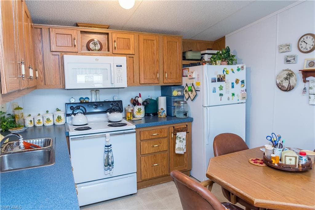 12130 Palm DR-10