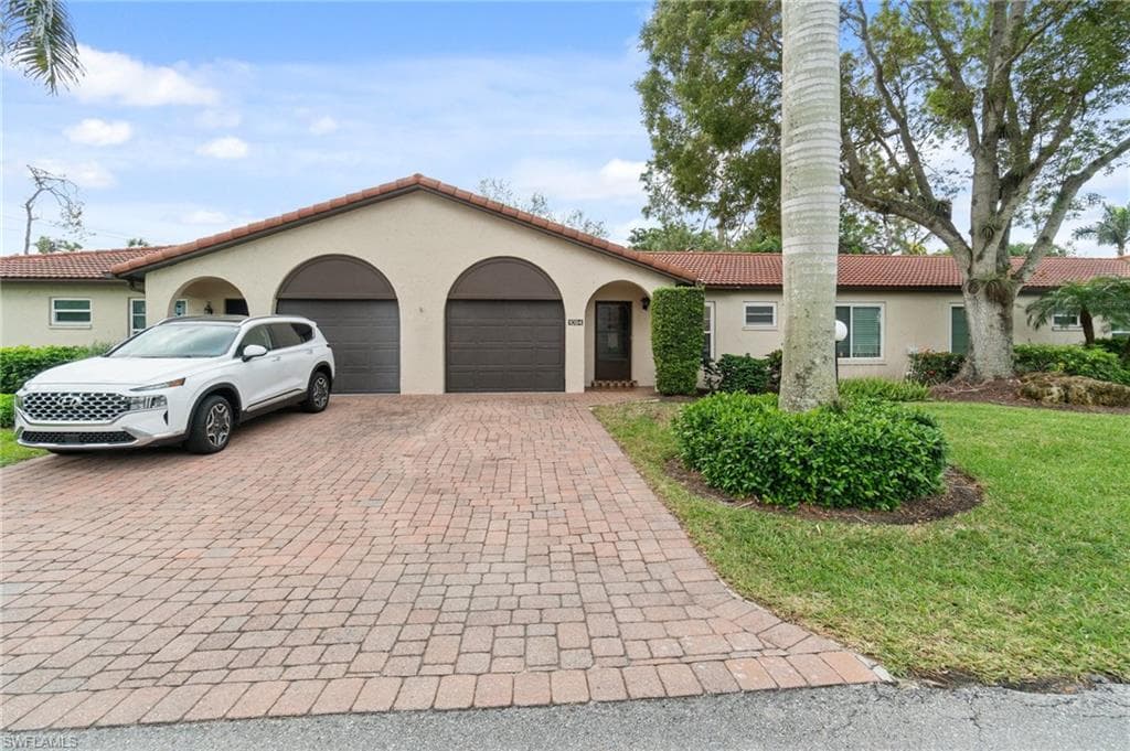 1094 Forest Lakes DR-2