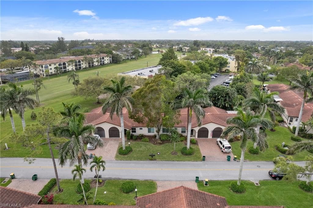 1094 Forest Lakes DR-33