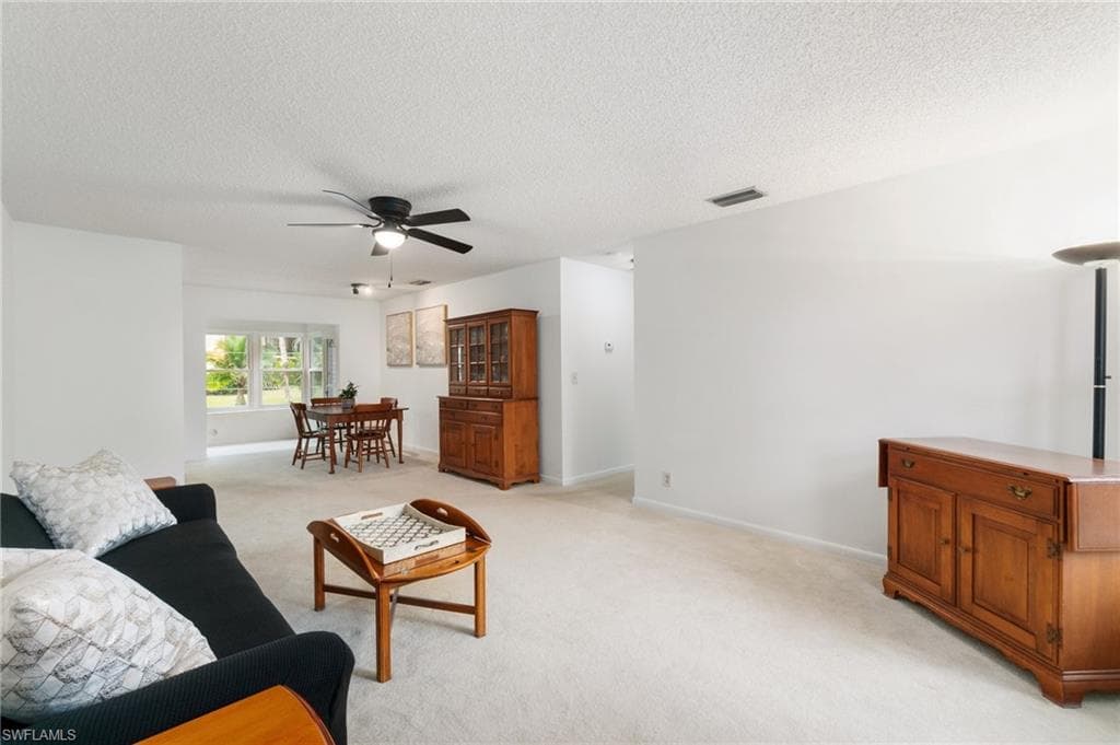 1094 Forest Lakes DR-8