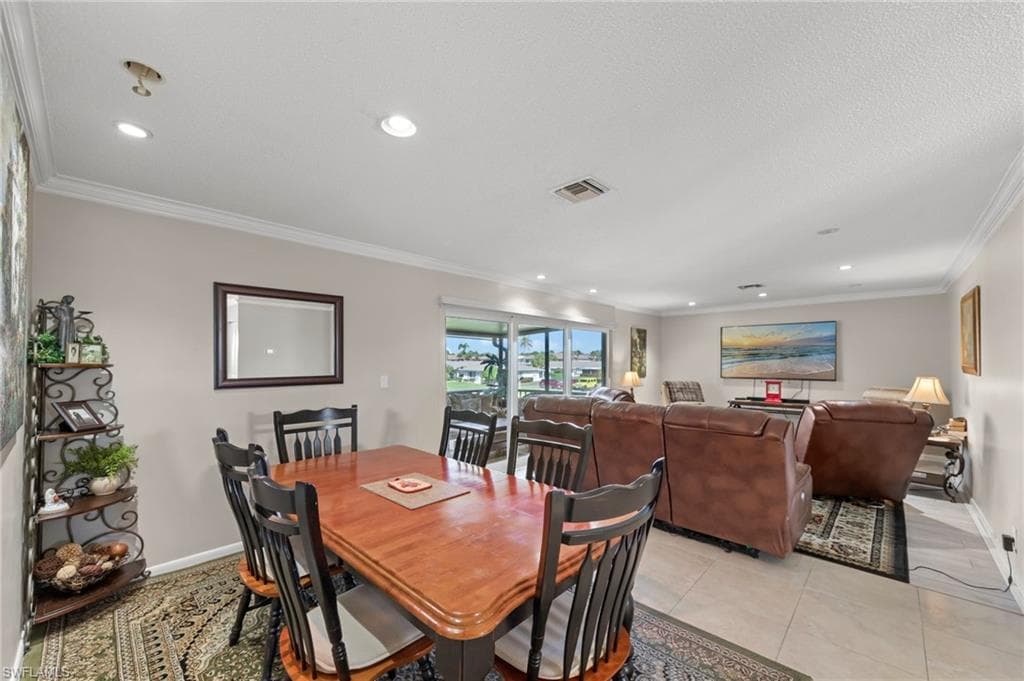 84 Glades BLVD 2-12