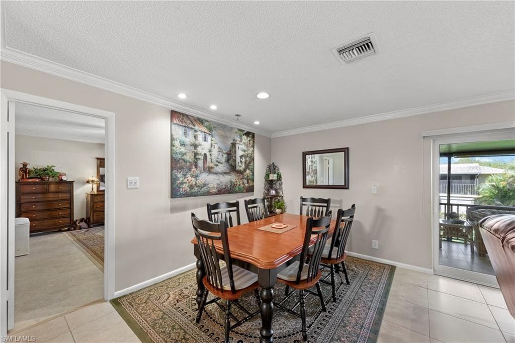 84 Glades BLVD 2-11