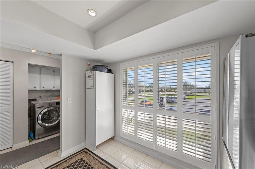84 Glades BLVD 2-4