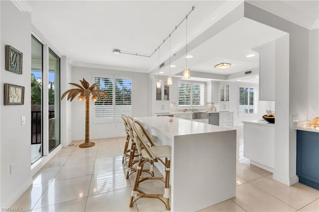 455 Cove Tower DR 304-5
