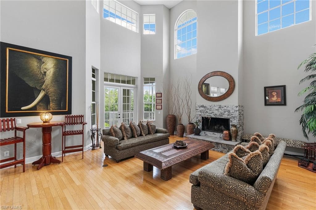 1927 Sheffield AVE-19
