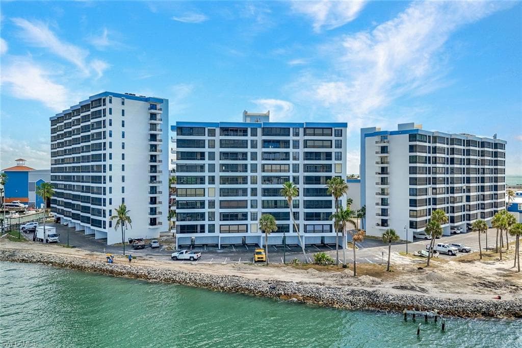 15021 Punta Rassa RD 903-33