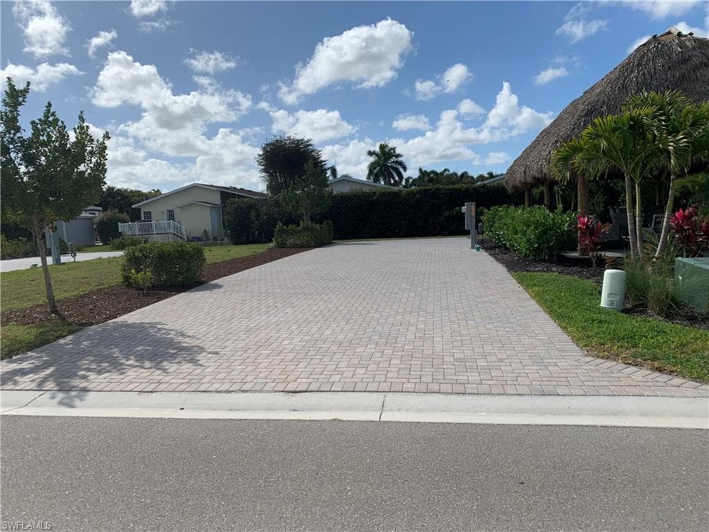5570 Laguna Caribe CIR-2