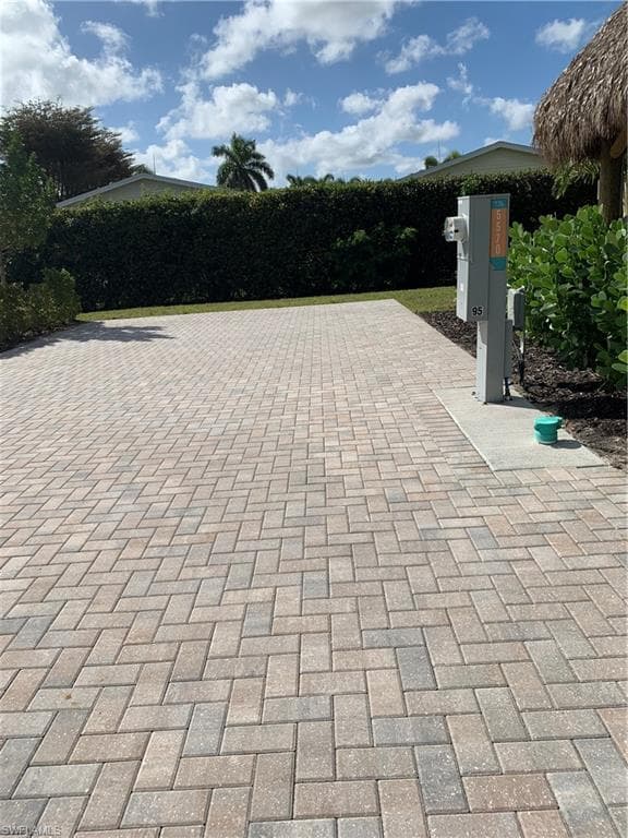 5570 Laguna Caribe CIR-19