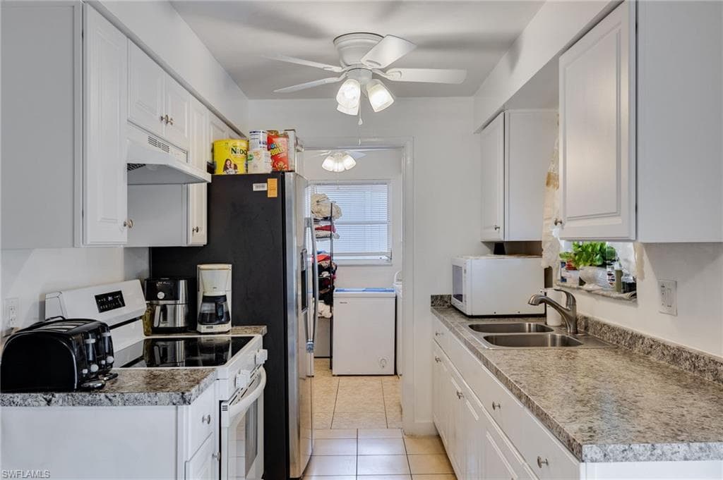 1652 Jamestown CT-2