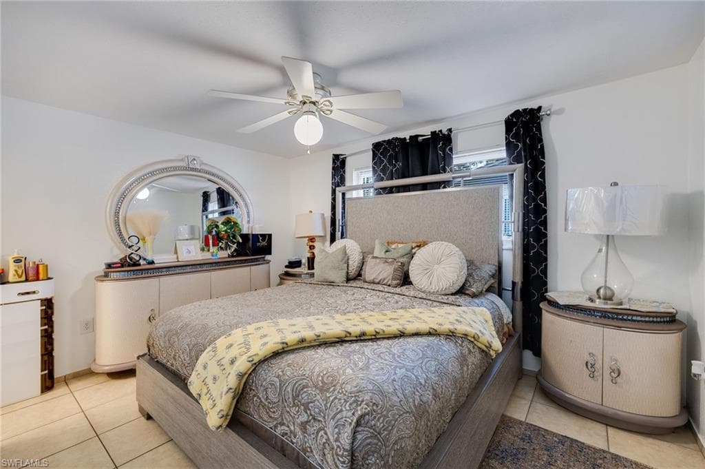 1652 Jamestown CT-12