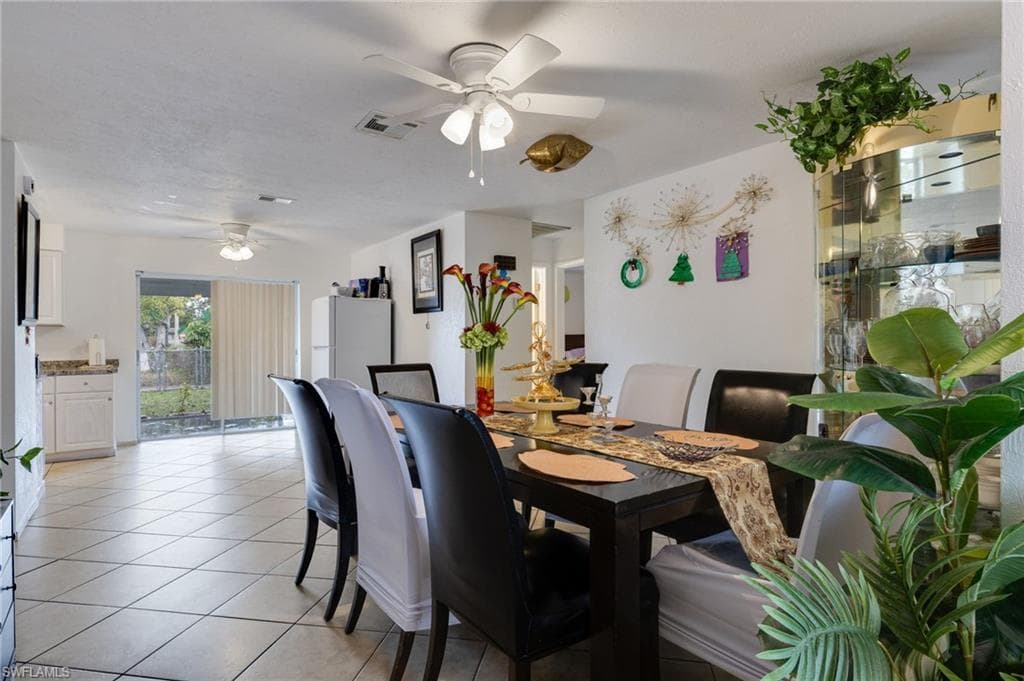 1652 Jamestown CT-5