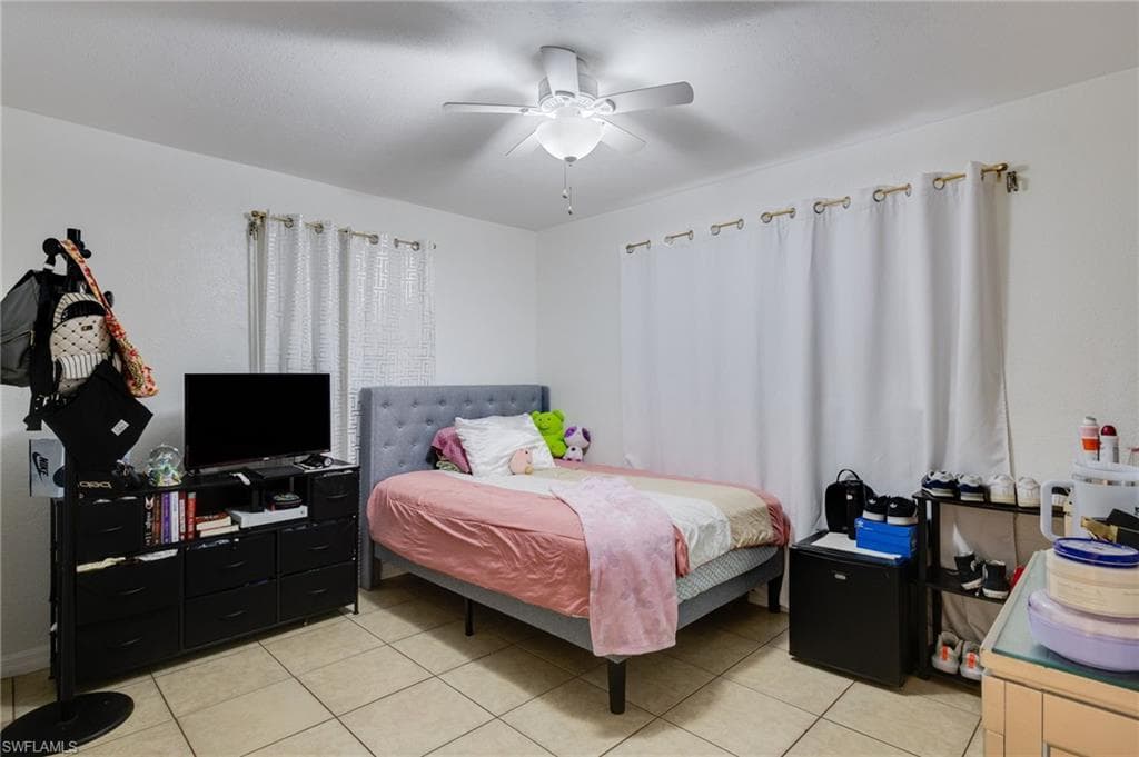 1652 Jamestown CT-9