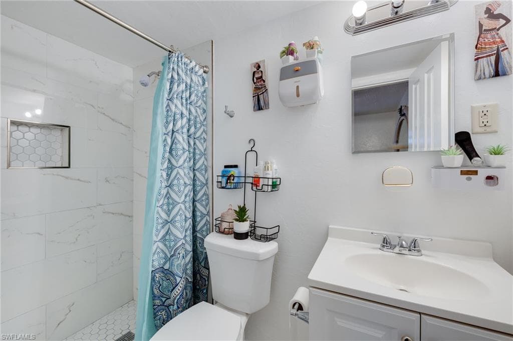 1652 Jamestown CT-10